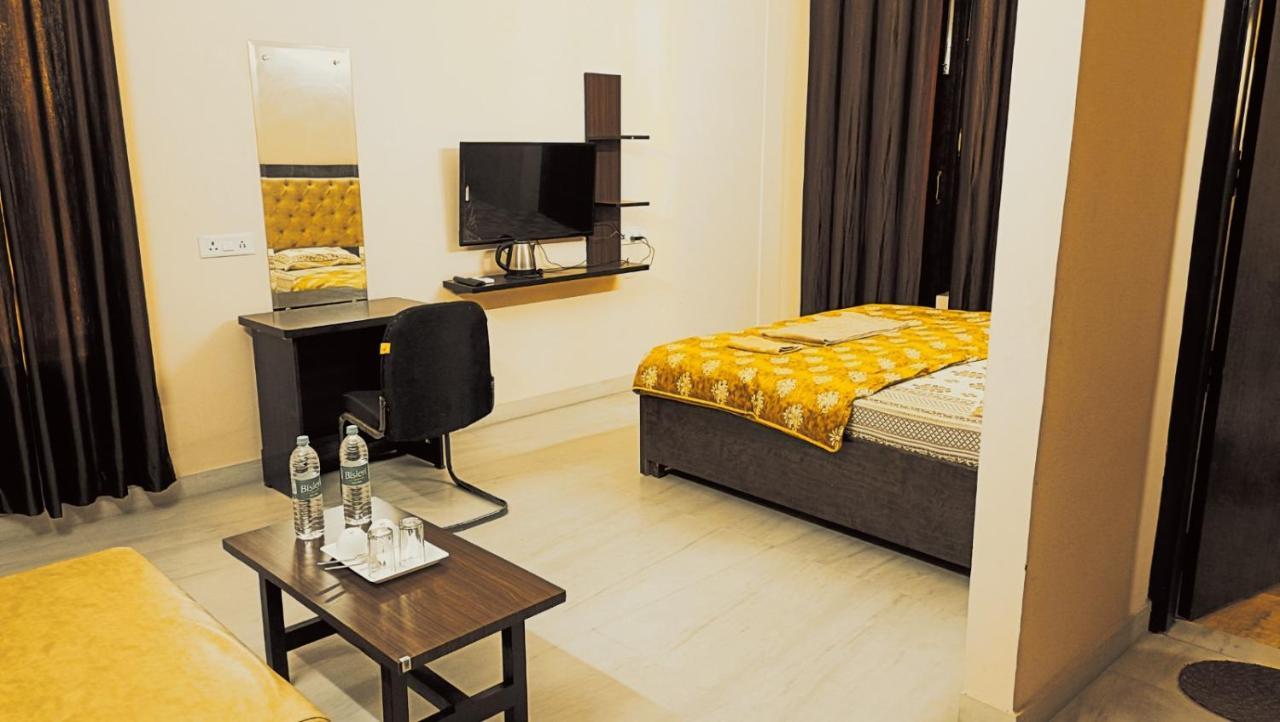 Mi Casa Sector 47 Appartement Gurgaon Buitenkant foto
