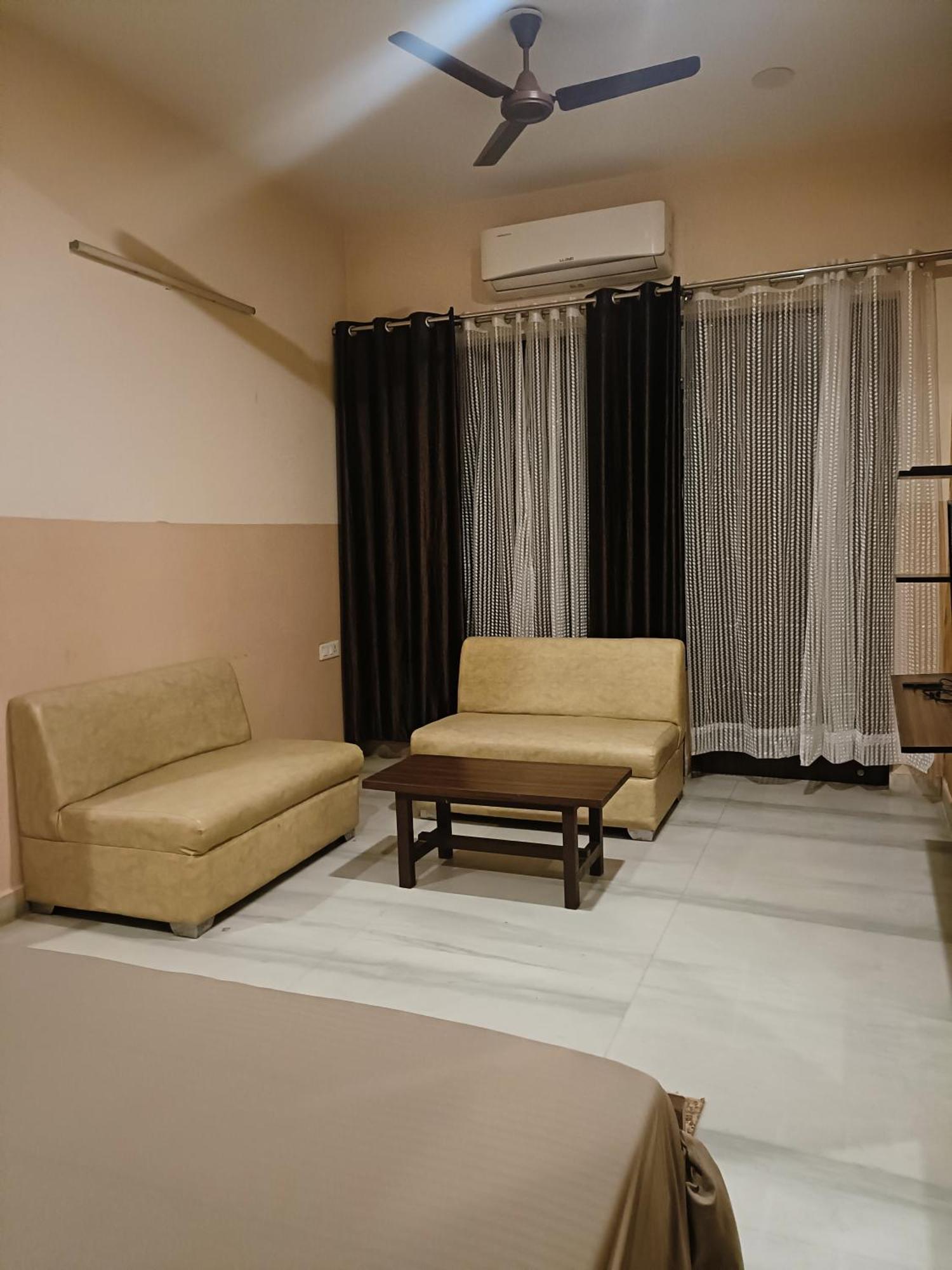 Mi Casa Sector 47 Appartement Gurgaon Buitenkant foto