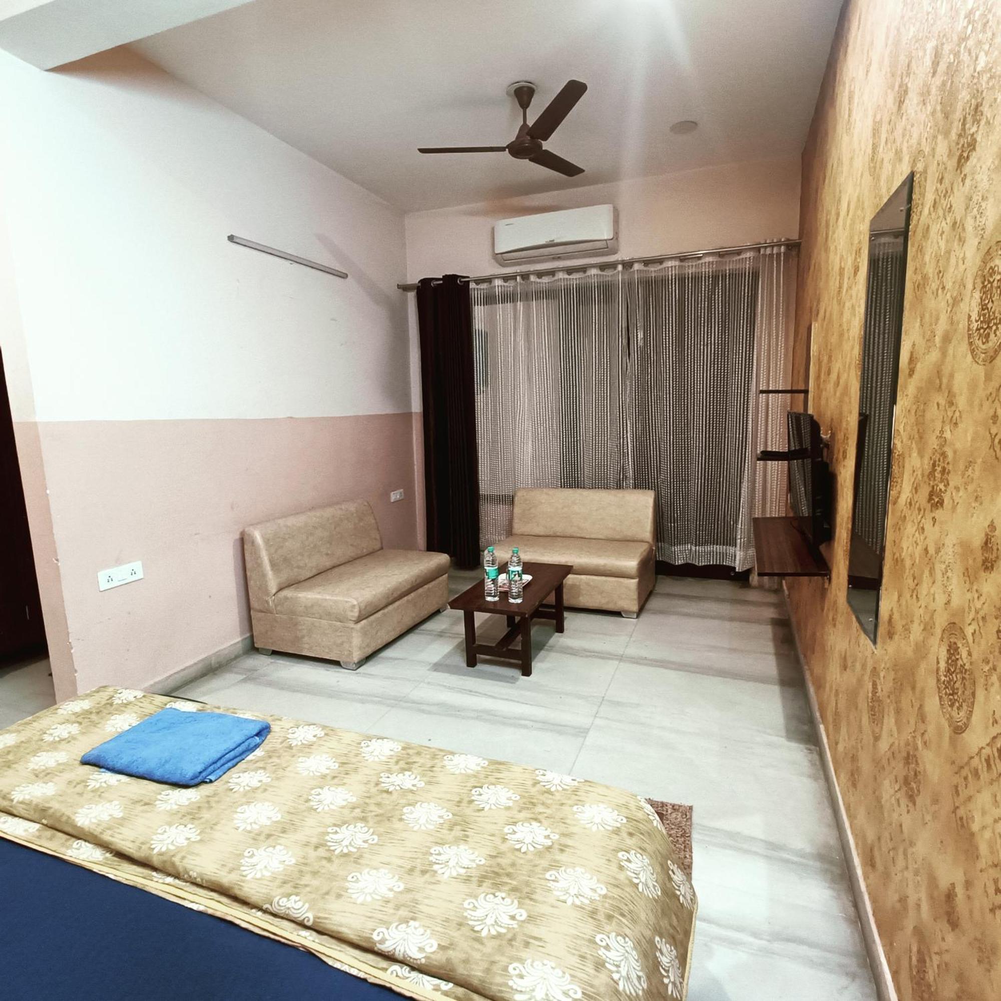 Mi Casa Sector 47 Appartement Gurgaon Buitenkant foto
