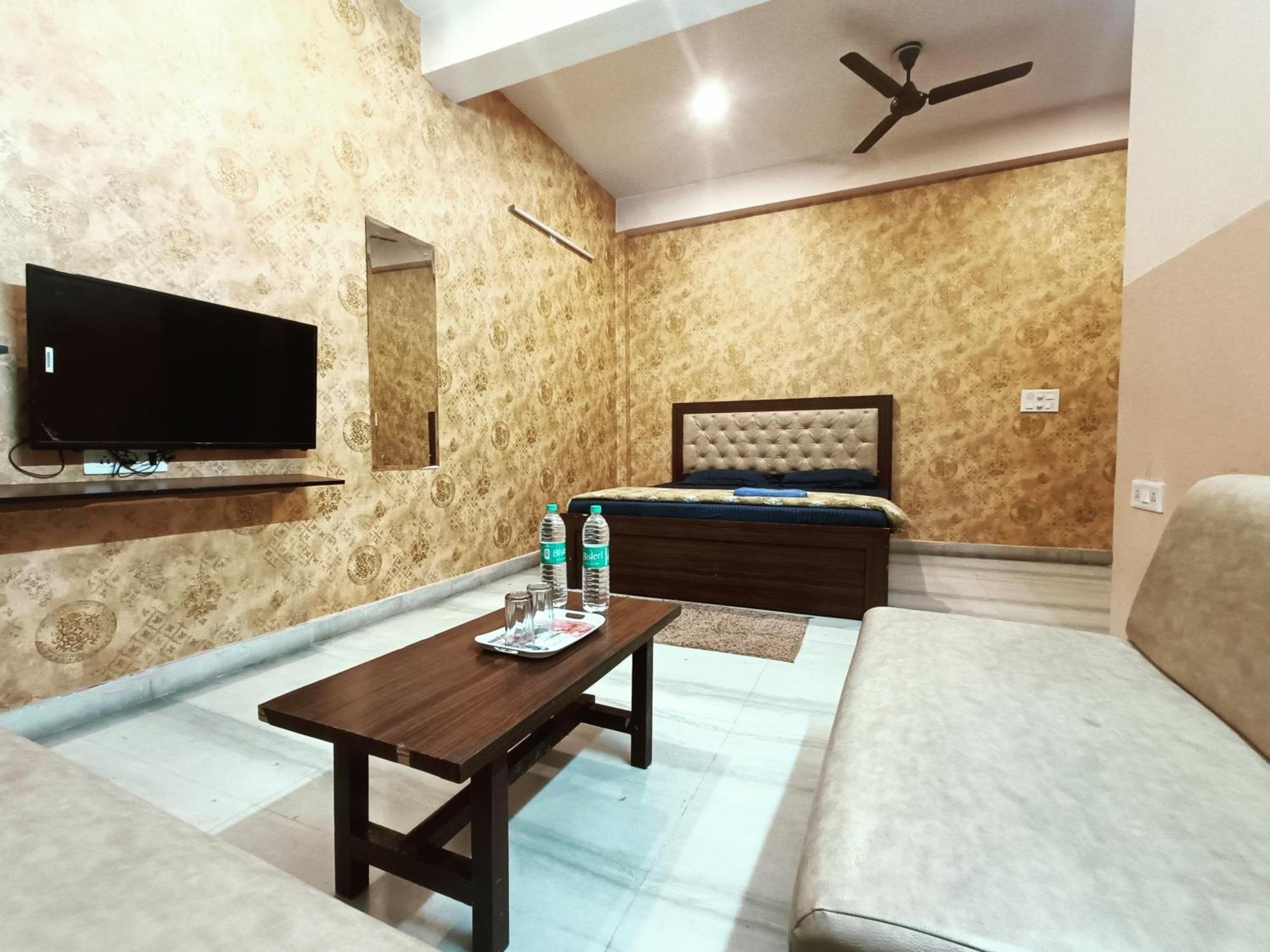 Mi Casa Sector 47 Appartement Gurgaon Buitenkant foto